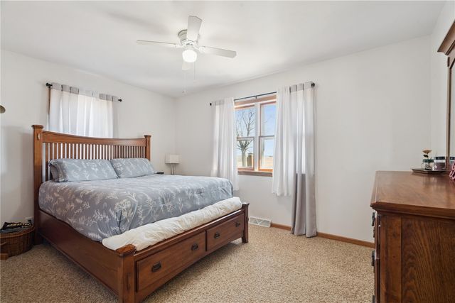 7812 Wieneke Circle SW, Cedar Rapids, IA 52404