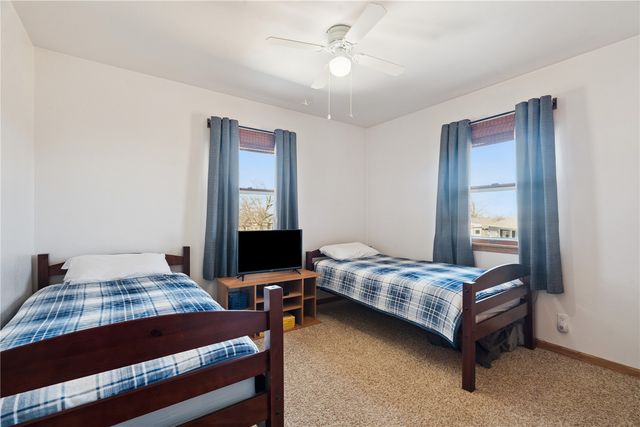 7812 Wieneke Circle SW, Cedar Rapids, IA 52404