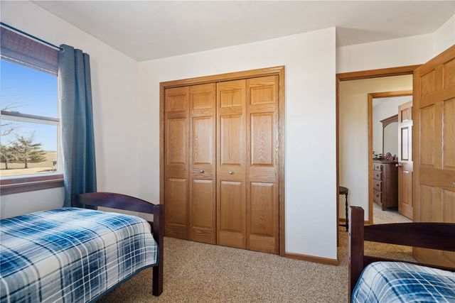 7812 Wieneke Circle SW, Cedar Rapids, IA 52404