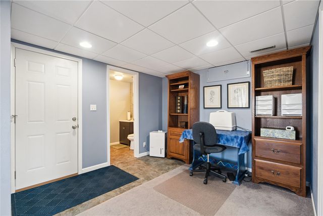 7812 Wieneke Circle SW, Cedar Rapids, IA 52404