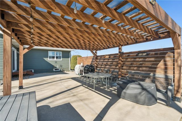 7812 Wieneke Circle SW, Cedar Rapids, IA 52404