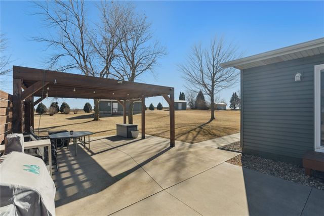 7812 Wieneke Circle SW, Cedar Rapids, IA 52404