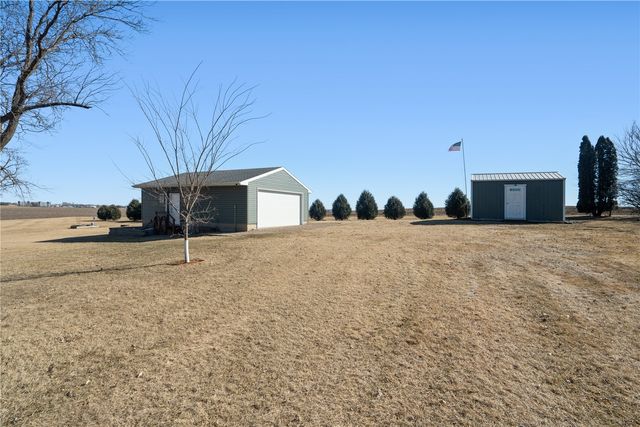 7812 Wieneke Circle SW, Cedar Rapids, IA 52404