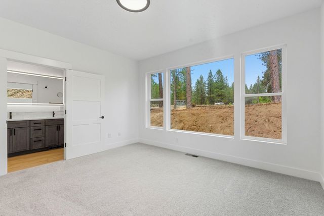 3734 E Nyberg Ln, Mead, WA 99021