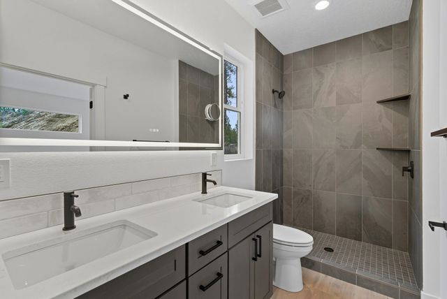 3734 E Nyberg Ln, Mead, WA 99021