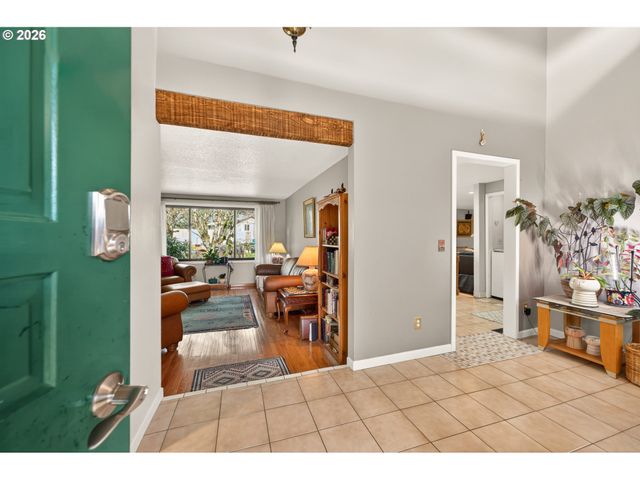 945 WILLAMINA Ave, Forest Grove, OR 97116