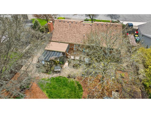 945 WILLAMINA Ave, Forest Grove, OR 97116