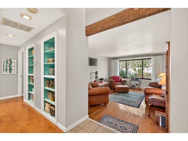 945 WILLAMINA Ave, Forest Grove, OR 97116