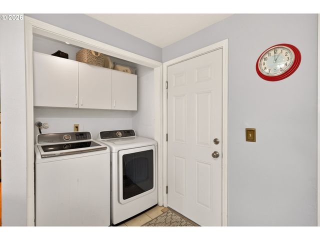 945 WILLAMINA Ave, Forest Grove, OR 97116