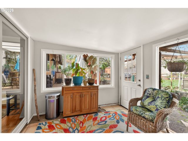 945 WILLAMINA Ave, Forest Grove, OR 97116
