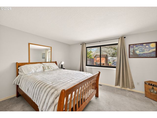945 WILLAMINA Ave, Forest Grove, OR 97116