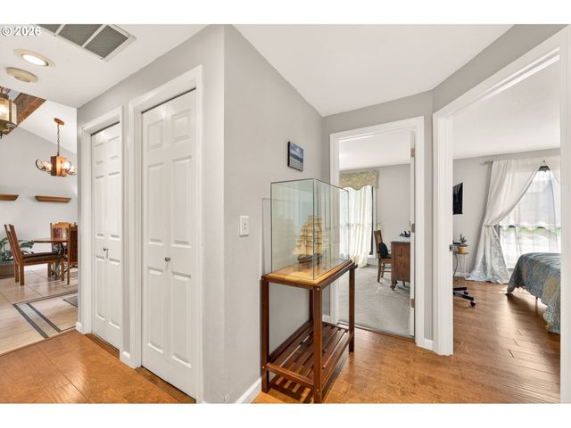 945 WILLAMINA Ave, Forest Grove, OR 97116