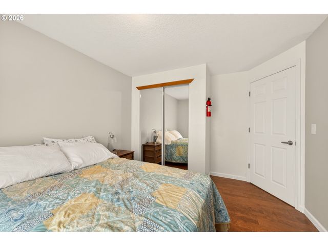 945 WILLAMINA Ave, Forest Grove, OR 97116