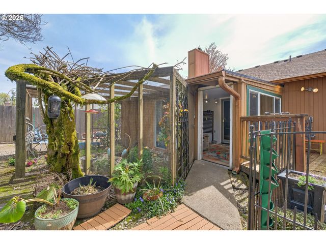 945 WILLAMINA Ave, Forest Grove, OR 97116