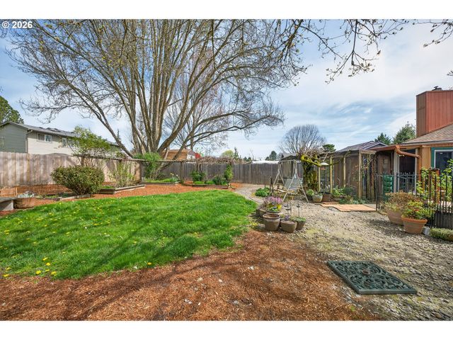 945 WILLAMINA Ave, Forest Grove, OR 97116