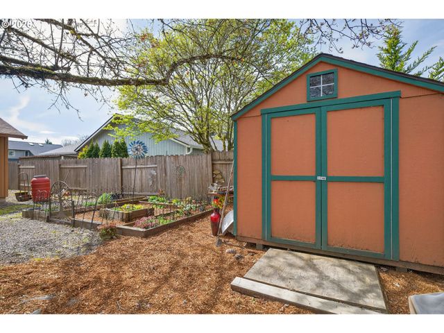 945 WILLAMINA Ave, Forest Grove, OR 97116