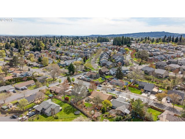 945 WILLAMINA Ave, Forest Grove, OR 97116