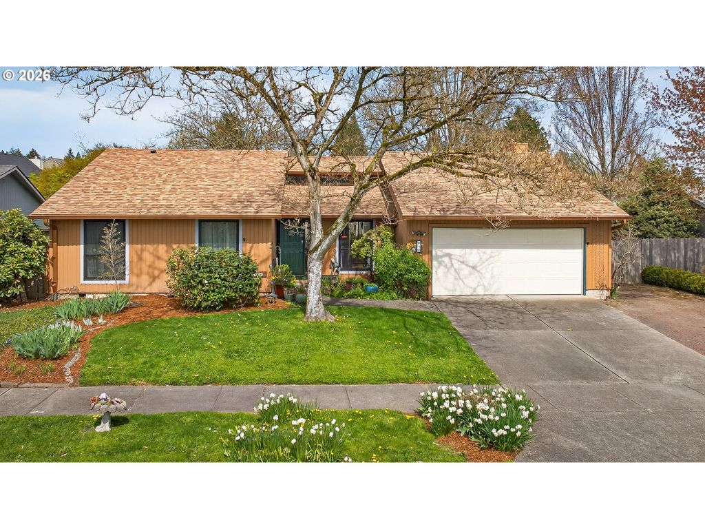 945 WILLAMINA Ave, Forest Grove, OR 97116