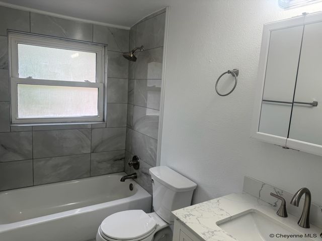 4784 VOSLER PL, Cheyenne, WY 82009