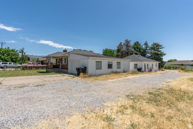 921 W 2700 S, Syracuse, UT 84075