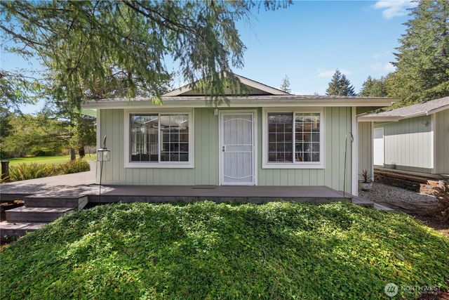 131 N Fairway Drive W, Hoodsport, WA 98548