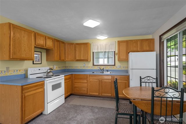 131 N Fairway Drive W, Hoodsport, WA 98548