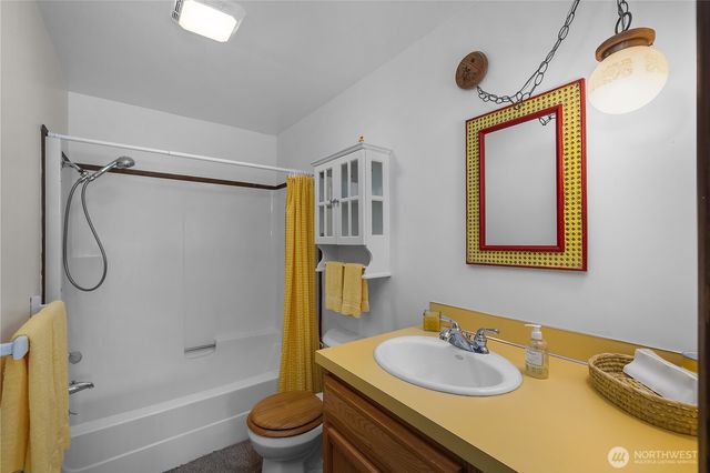 131 N Fairway Drive W, Hoodsport, WA 98548