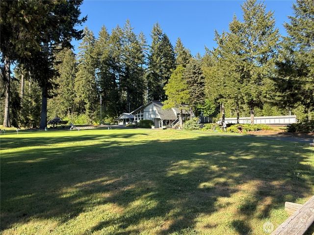 131 N Fairway Drive W, Hoodsport, WA 98548