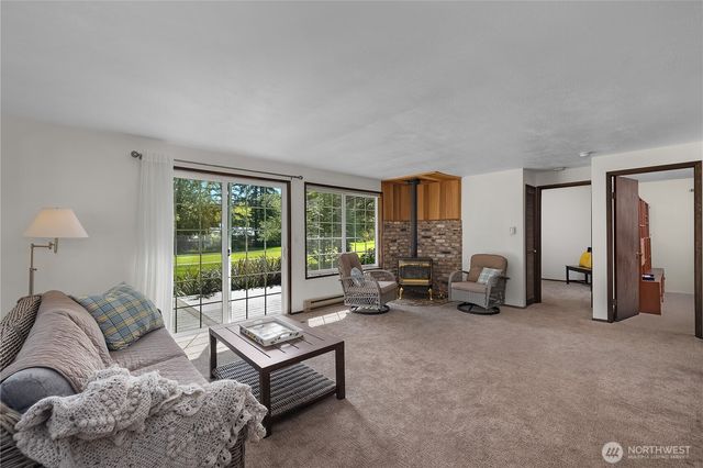 131 N Fairway Drive W, Hoodsport, WA 98548
