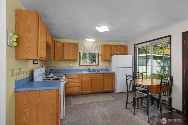 131 N Fairway Drive W, Hoodsport, WA 98548