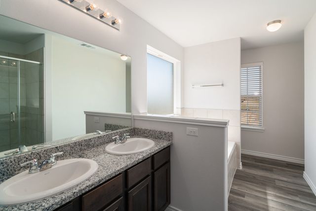 3622 Judges Drive, Ennis, TX 75119