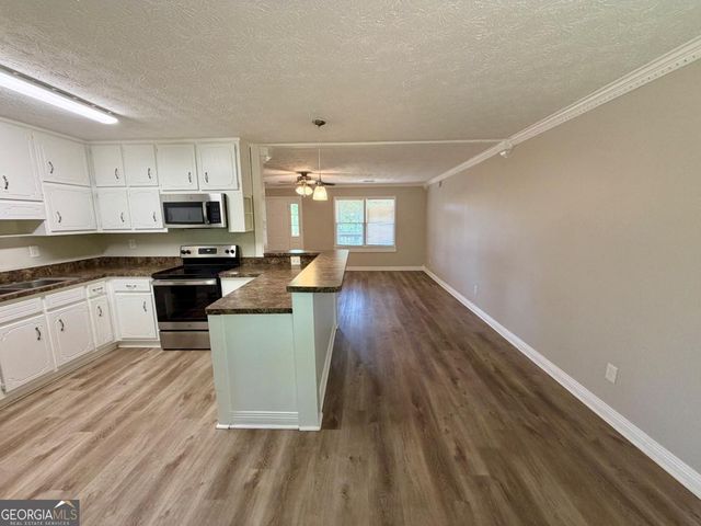 285 Lakeshore Drive, Stockbridge, GA 30281