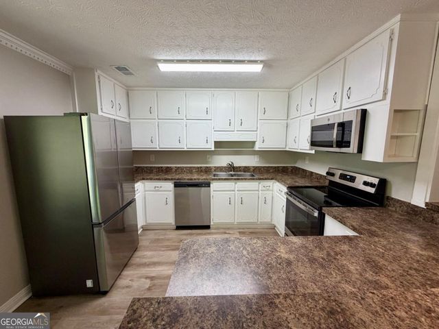 285 Lakeshore Drive, Stockbridge, GA 30281