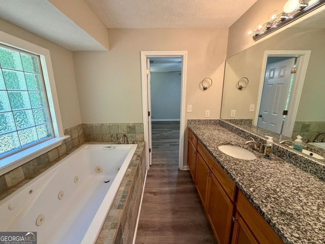 285 Lakeshore Drive, Stockbridge, GA 30281