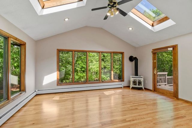 4 Douglas Avenue, Wilmington, MA 01887