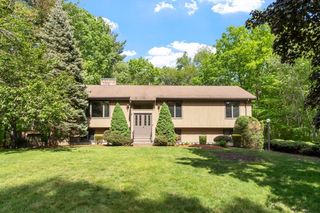 4 Douglas Avenue, Wilmington, MA 01887