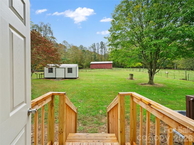 1030 Hughes Gap Road, Bakersville, NC 28705