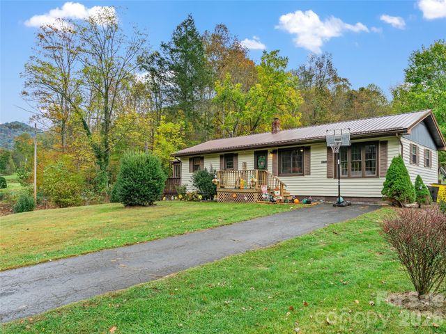 1030 Hughes Gap Road, Bakersville, NC 28705