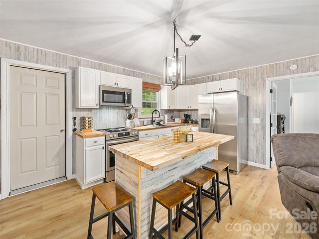 1030 Hughes Gap Road, Bakersville, NC 28705