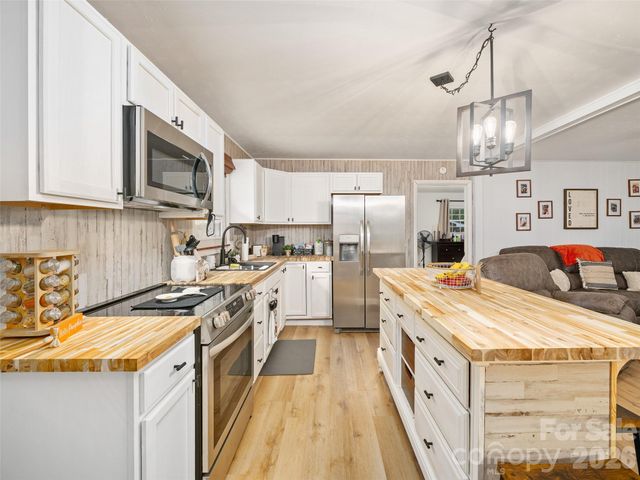 1030 Hughes Gap Road, Bakersville, NC 28705