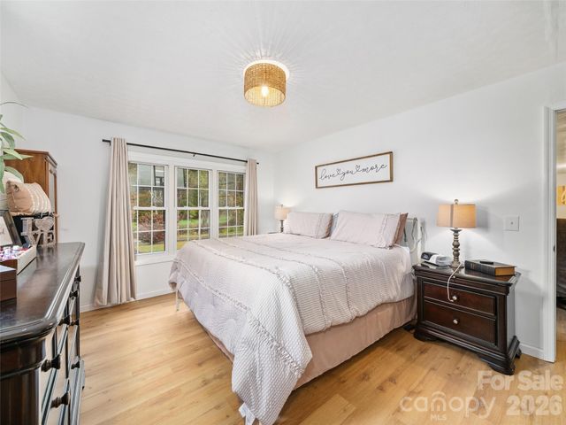 1030 Hughes Gap Road, Bakersville, NC 28705