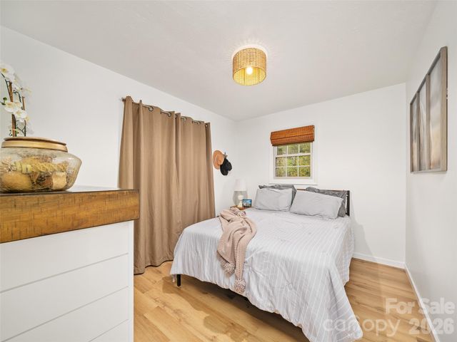 1030 Hughes Gap Road, Bakersville, NC 28705