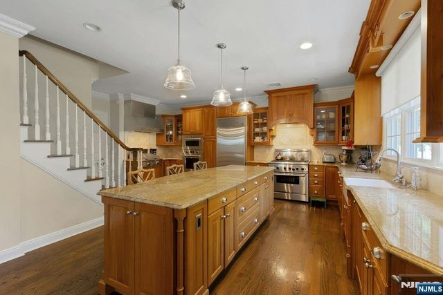 42 Warren Lane, Alpine, NJ 07620