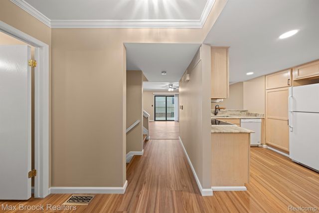 5605 DRAKE HOLLOW Drive W Unit 41, West Bloomfield Charter Township, MI 48322