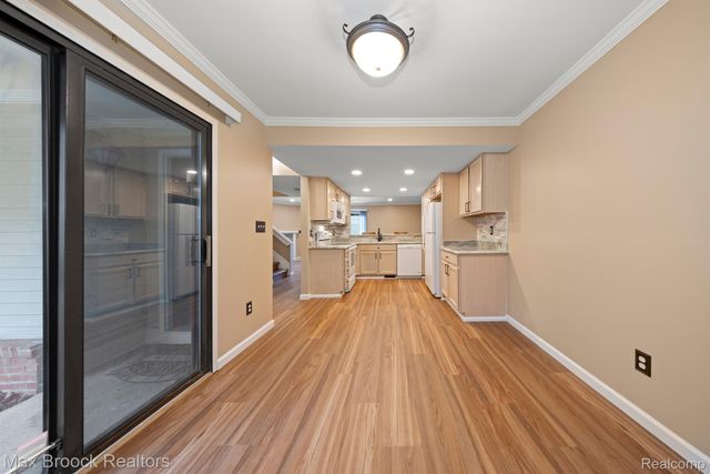 5605 DRAKE HOLLOW Drive W Unit 41, West Bloomfield Charter Township, MI 48322