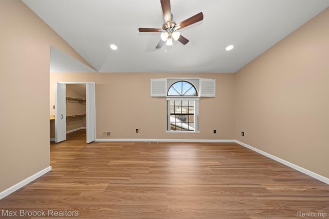 5605 DRAKE HOLLOW Drive W Unit 41, West Bloomfield Charter Township, MI 48322