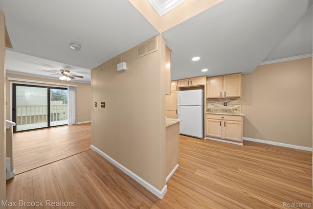 5605 DRAKE HOLLOW Drive W Unit 41, West Bloomfield Charter Township, MI 48322