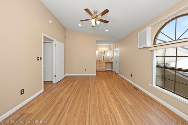 5605 DRAKE HOLLOW Drive W Unit 41, West Bloomfield Charter Township, MI 48322