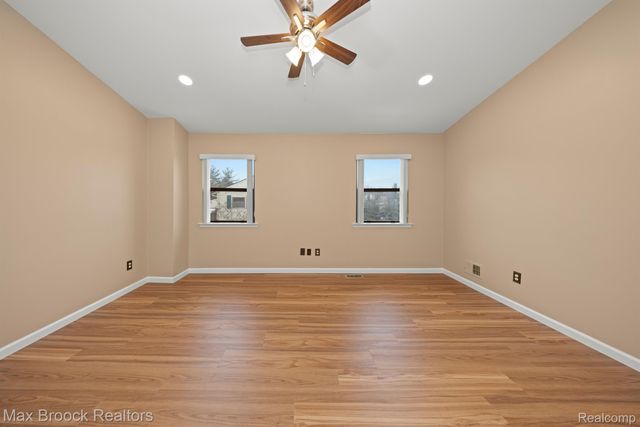 5605 DRAKE HOLLOW Drive W Unit 41, West Bloomfield Charter Township, MI 48322