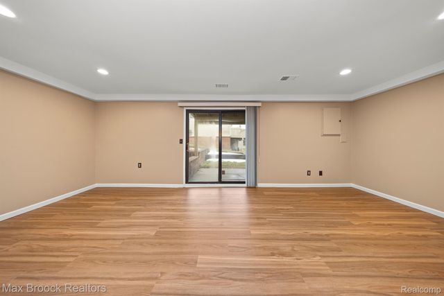 5605 DRAKE HOLLOW Drive W Unit 41, West Bloomfield Charter Township, MI 48322